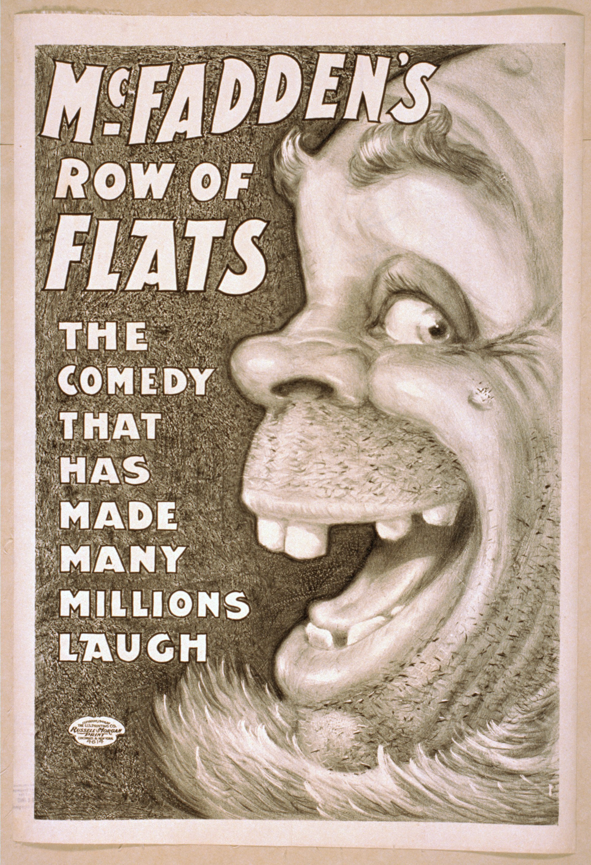Ein Plakat mit einer Person mit breitem Grinsen, wilden Haaren und einem hellgelben Hintergrund, auf dem der Text 'McFadden's Row of Flats: Die Komödie, die viele Millionen zum Lachen gebracht hat' steht.