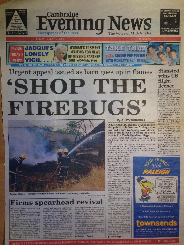 Zeitungsvorderseite mit mehreren Anzeigen und Schlagzeilen